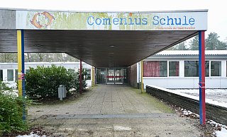 Bevor die Grundschüler in die ehemalige Comeniusschule - Übergangsquartier für die neue Grundschule Wintersheide in Sennestadt - einziehen, muss dort noch viel getan werden. - Peter Unger