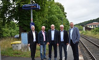 Freuen sich auf das neue "Schmuckstück" für Wehrden (von links): Christian Haase, Hubertus Grimm, Wolfram Rode, Günter Weskamp und Matthias Goeken. - CDU