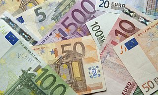 Als einige Geschäftspartner mitbekommen, was er für ein Spiel spielt, bleibt es nicht bei bösen Briefen. - Symbolfoto/picture alliance