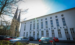 Das Haus des Handwerks am Papenmarkt soll für einen Erweiterungsbau für das Gymnasium am Waldhof weichen. Doch bei der Planung gebe es Probleme, meint Planungsdezernent Gregor Moss. Foto: Sarah Jonek - Sarah Jonek