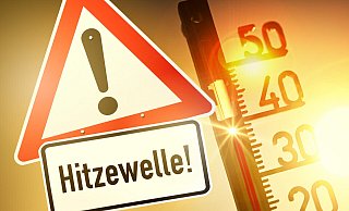 Viel Trinken ist bei heißen Temperaturen wichtig. An einigen Stellen in Gütersloh können leere Trinkflaschen kostenlos aufgefüllt werden. - picture alliance / CHROMORANGE