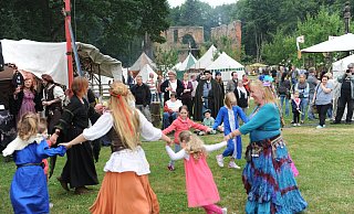 Der mittelalterliche Markt am Rahdener Museumshof neben der Burgruine ist ein Besuchermagnet. - Archiv Joern Spreen-Ledebur
