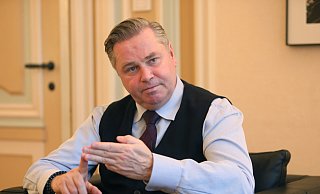 Der Herforder Bürgermeister Tim Kähler spricht im Interview über Chancen und Herausforderungen für das neue Jahr und erklärt, warum es aus seiner Sicht so wichtig ist, weiter in die Zukunft zu schauen. - Frank-Michael Kiel-Steinkamp