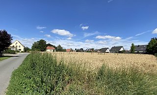 Das neue Baugebiet soll an der Brinkstraße in Mennighüffen entstehen. - Dirk Windmöller
