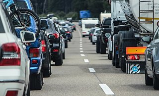 Auf der A30 kommt es aktuell zu Stau. - (Symbolbild): Pixabay