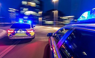 Wegen Straftaten war die Bielefelder Polizei 2021 rein statistisch täglich 55 mal im Einsatz. - Polizei NRW
