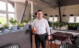 Ionut Cirlan, bekannt als "Giovanni", hat das Restaurant beim Golfclub Herford übernommen. Ab 1. März bietet das Restaurant "La Famiglia" traditionelle italienische Spezialitäten. - Ralf Bittner