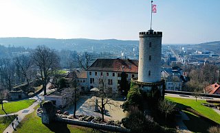 Der Burgkiosk befindet sich im östlichen Teil des Burghofes, von wo es einen umwerfenden Blick auf die Stadt gibt. - Eike J. Horstmann