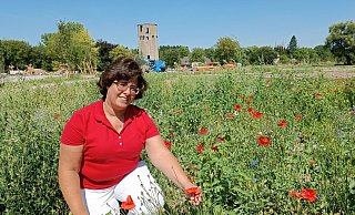 Die Vorfreude bei der Landesgartenschau-Geschäftsführerin Claudia Koch steigt. Zwei Monate vor der Eröffnung wurde die 24.000. Dauerkarte verkauft. - LGS Höxter 2023
