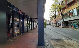 In diesem Bereich der Marienstraße schlugen und traten die Angreifer auf ihr Opfer ein. Der 30-Jährige überlebte den Angriff letztlich nicht. - Lena Henning