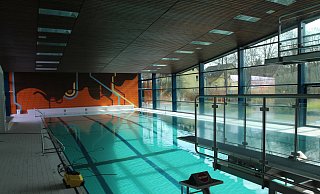 Die Decke im Gartenhallenbad Enger ist wieder sicher besfetigt. - Jan-Henrik Gerdener