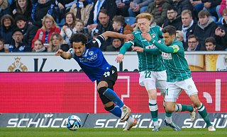 Thaddäus Momuluh (l.) hinterließ während seiner halbjährigen Leihe zu Arminia Bielefeld einen positiven Eindruck. - Andreas Zobe