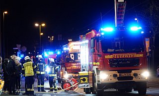 An der Jöllenbecker Straße in Bielefeld ist ein Container in Brand geraten. - Jürgen Mahncke