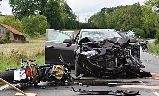 Der 15-Jährige, der auf dem Sozius des Motorrades saß, wurde bei dem Unfall lebensgefährlich verletzt. - Thomas Kube