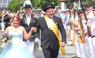 Das Königspaar Andreas Scherf und Pia Jacobi steht im Mittelpunkt des Fests. - Burkhard Battran