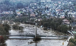 Derzeit fällt der Pegel an der Weser bei Höxter. Aber bleibt das auch so - trotz weiterer Regenfälle? - Gerald Dunkel