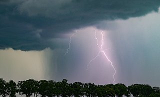 Der DWD hatte zuletzt vor Unwetter im Kreis Gütersloh gewarnt. - Symbolbild/dpa