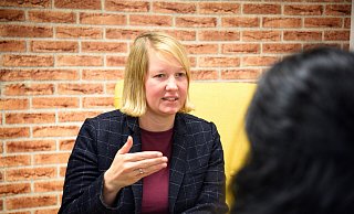 Bundestagsabgeordnete Wiebke Esdar schildert ihre Erfahrungen mit Hate Speech im Netz. Auch andere Politikerinnen erhielten Hilfe des Staatsschutzes. - Michaela Heinze Bundestagsabgeordnete Wiebke Esdar schildert ihre Erfahrungen mit Hate Speech im Netz. Auch andere Politikerinnen erhielten Hilfe des Staatsschutzes. - Michaela Heinze