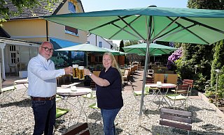 Karl-Heinz Bauer und Andrea Höner zu Siederdessen führen den Jägerkrug. - Frank-Michael Kiel-Steinkamp