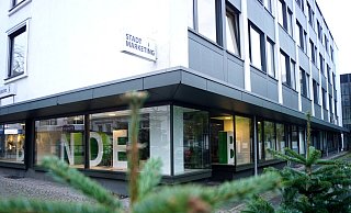 Vom Vordach des Stadtmarketing-Büros wurden mehrere Leuchten geklaut. - Niklas Krämer