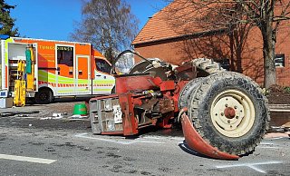 Der Trecker wurde bei dem Unfall auf der K 5 völlig zerstört. - Madita Schellenberg