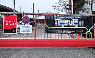 Busse und Bahnen bleiben am Dienstag weitgehend im Depot stehen. - BARBARA FRANKE