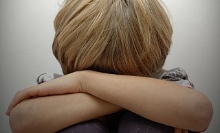 Innerhalb eines Jahres ist die Anzahl der Meldungen von Kindeswohlgefährdungen in Löhne um 26 Prozent gestiegen. Das Jugendamt spricht von einer brenzligen Situation. - Verwendung weltweit Keine Weitergabe an Wiederverkäufer. !