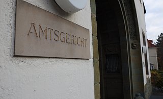 Zwei Vlothoer mussten sich wegen Verstoßes gegen das Tierschutzgesetz vor dem Amtsgericht Bad Oeynhausen verantworten. - Jörg Stuke