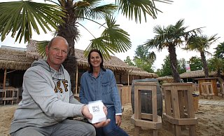 Die Schausteller Frank und Ramona Berghaus geben sich zuversichtlich, dass die Sommersaison trotz verschärfter Corona-Vorgaben zu stemmen sein wird. Unter anderem wird eine Anmeldung über die "Luca"-App von den Gästen gefordert. - Peter Steinert