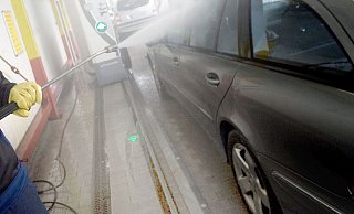 Die Hochdruckpistole mit Strahldüse wurde bei einem Streit in einer Bielefelder Autowaschanlage zu einer Tatwaffe. - Symbolfoto: Gerald Dunkel