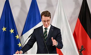 Hendrik Wüst (CDU), Ministerpräsident des Landes Nordrhein-Westfalen, spricht im Interview mit dieser Redaktion. - Rolf Vennenbernd/dpa