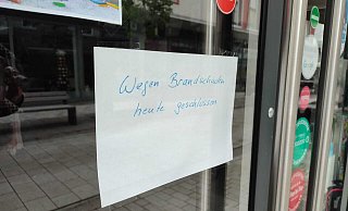 Das Geschäft Fedeler ist am Mittwoch wegen Brandschäden geschlossen. - Claus Frickemeier