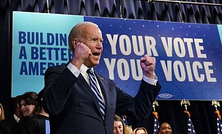 Die Demokraten von US-Präsident Joe Biden haben die Kontrolle über den Senat verteidigt. - AFP