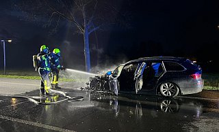 Der BMW geriet durch einen technischen Defekt in Brand. - Thorsten Heß