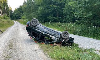 Rätselhafter Fund: Als die Ermittler nach dem Halter des Wagens fahnden, stoßen sie auf offene Fragen. - Ralf Otte