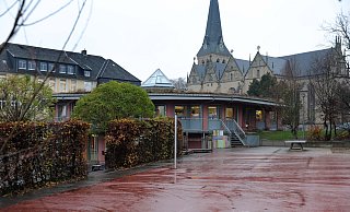 Die neue Sporthalle auf dem Stiftberg soll auf der Sportfläche entstehen. Das Projekt musste wegen Personalmangels immer wieder verschoben werden. - Frank-Michael Kiel-Steinkamp