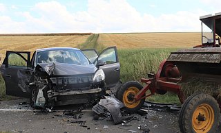 An dem Renault entstand durch den Unfall ein Totalschaden. - Polizei Paderborn