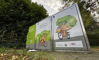 Die drei Fahrradboxen an der Frühherrenstraße. Der Preis der Stellplätze und erst recht die Nutzerzahl erstaunt. - Katharina Eisele