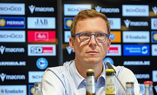 Sport-Geschäftsführer Michael Mutzel äußerte Skepsis, nach Fabian Klos mit weiteren DSC-Profis der Saison 2022/23 verlängern zu können - allen voran aus finanziellen Gründen. Mindestens ein Spieler soll aber noch überzeugt werden. - Andreas Zobe