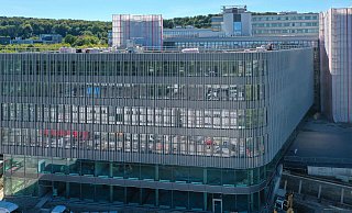 Das neue Eingangsgebäude der Uni Bielefeld ist äußerlich fertig gebaut. - BLB NRW