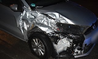 Der VW wurde erheblich beschädigt. - Polizei Herford