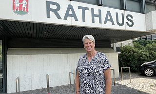 Bündes Bürgermeisterin Susanne Rutenkröger weiß, dass die nächsten Monate wichtige politische Entscheidungen anstehen. Doch als erstes nach der Sommerpause hat sie die Aufstellung des Haushaltsplanes 2025 im Blick. - Natalie Gottwald