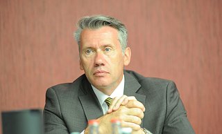 Bert Honsel ist Bürgermeister in Rahden. Durch die Schließung des Krankenhauses Rahden werde sich die stationär-medizinische Versorgung im Nordkreis verschlechtern, sagt er. - Joern Spreen-Ledebur