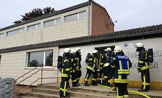 Die Feuerwehr war mit einem Großaufgebot vor Ort. - Burkhard Battran
