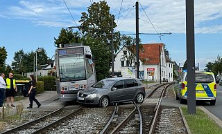 Offenbar hatte der Atuofahrer die Stadtbahn übersehen - und hatte Glück. - Paul Brinkmann