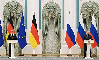 Kündigen weitere Verhandlungen an: Bundeskanzler Olaf Scholz (l.) und der russische Präsident Waldimir Putin. - MIKHAIL KLIMENTYEV