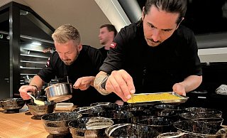 Thomas Brandner (l.), Küchenchef der „Bauernschänke“ in Zürich und Nenad Mlinarevic, einer der erfolgreichsten Schweizer Köche. - Jeanette Salzmann