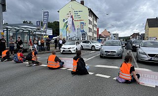 In Bielefeld kommt es aktuell auf der Herforder Straße in beide Richtungen zu massiven Behinderungen. - Paul Brinkmann