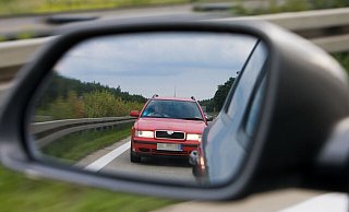 Mit seiner rücksichtlosen Fahrweise provozierte der Mann einen Unfall auf dem OWD. - Symbolfoto: picture alliance