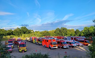 Viele Einsatzkräfte waren als Unterstützung vor Ort, darunter 120 aus dem Kreis Herford. - Freiwillige Feuerwehr Westerenger